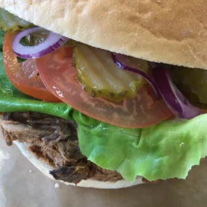 Burger z szarpanej wieprzowiny